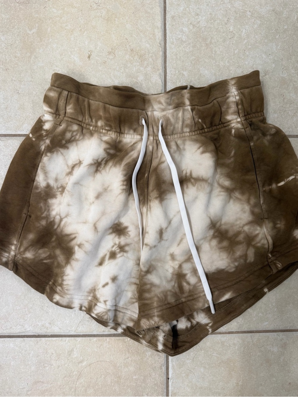 lululemon athletica inner glow short 3”